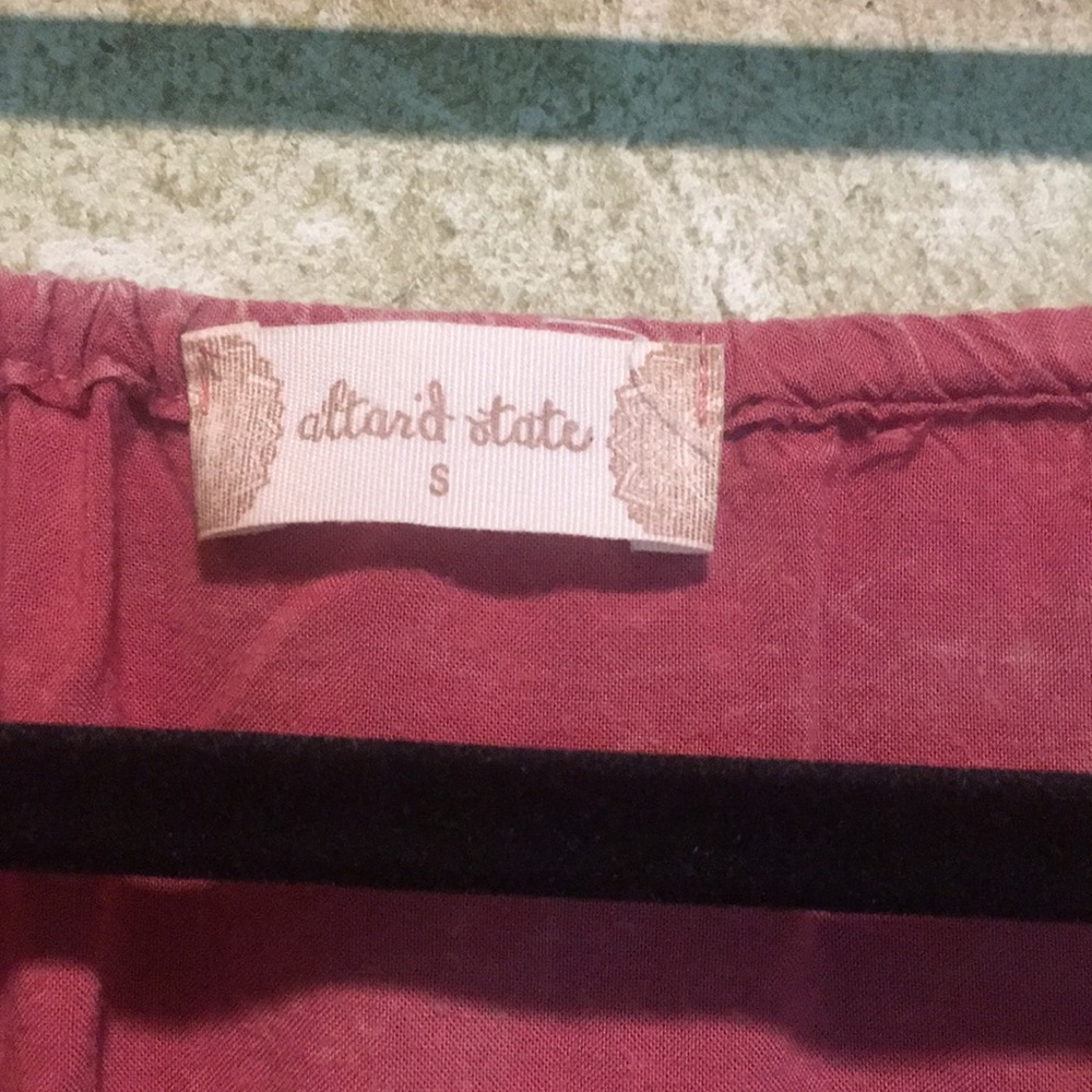 UEC Altar’d State Boho Blouse size small - Picture 4 of 4